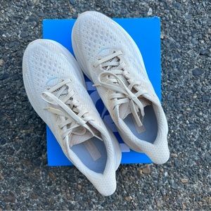 Hoka Clifton 9, Shifting Sand/egg